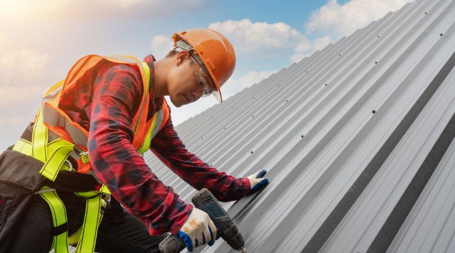 Professional gutter cleaning in Saint Francis, SD
